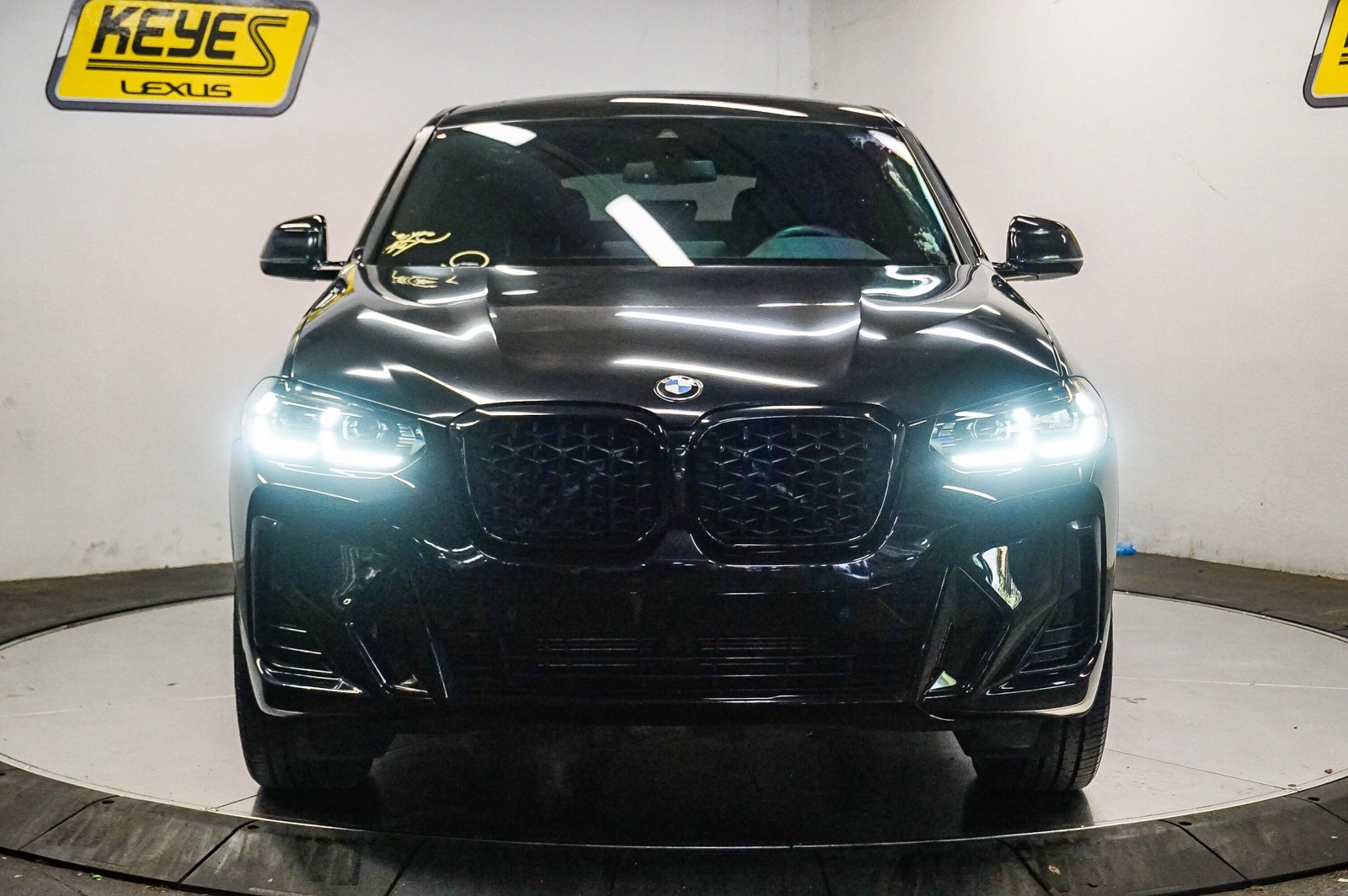 Thumbnail: 2023 BMW X4 - 6