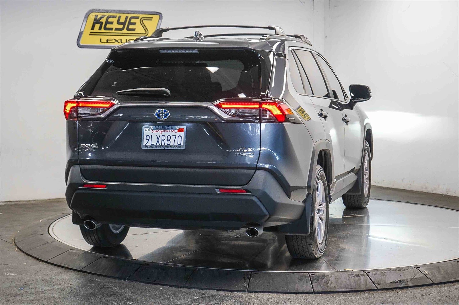 2024 Toyota RAV4 Hybrid XLE photo 4