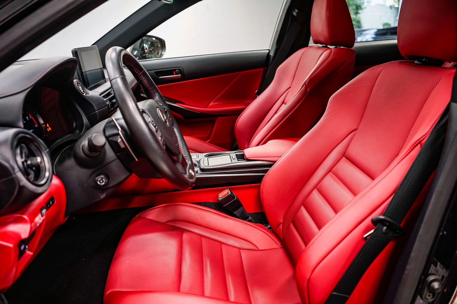 Thumbnail: 2023 Lexus IS - 17