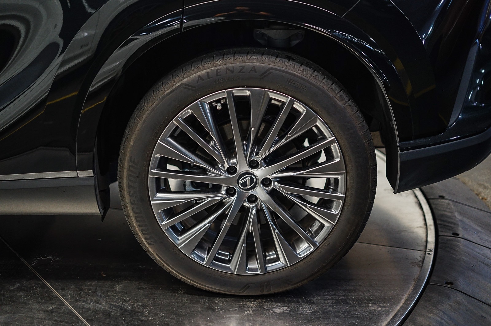 Thumbnail: 2024 Lexus RX - 9