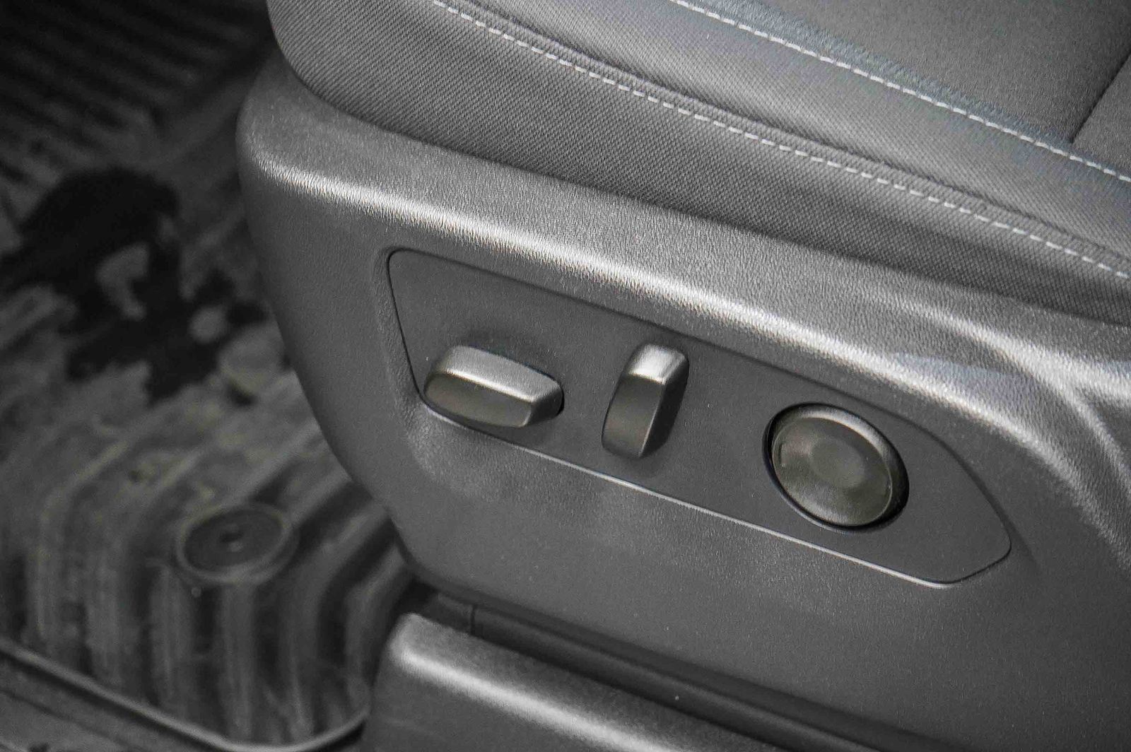 Thumbnail: 2026 Chevrolet Silverado 1500 - 22