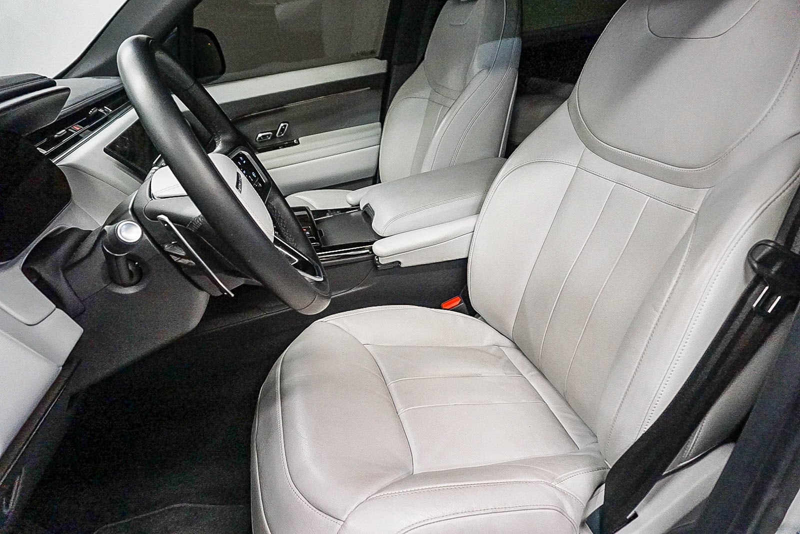 Thumbnail: 2025 Land Rover Range Rover Sport - 17