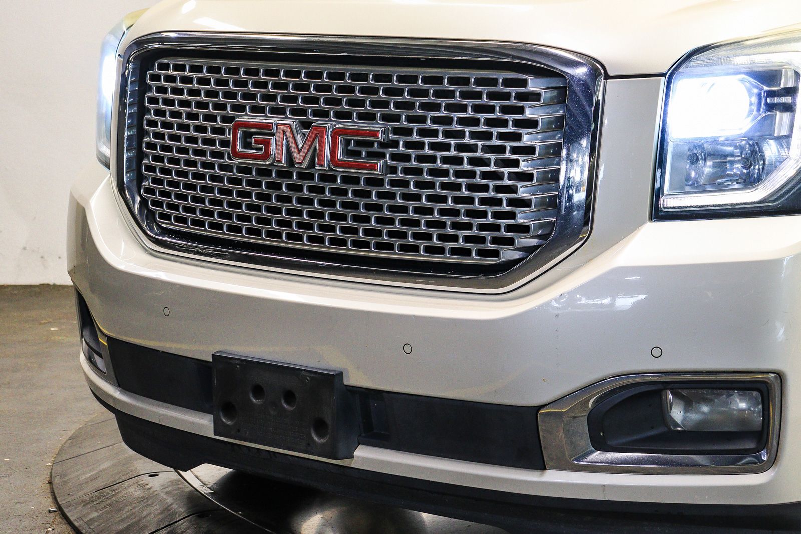 Thumbnail: 2015 GMC Yukon - 8