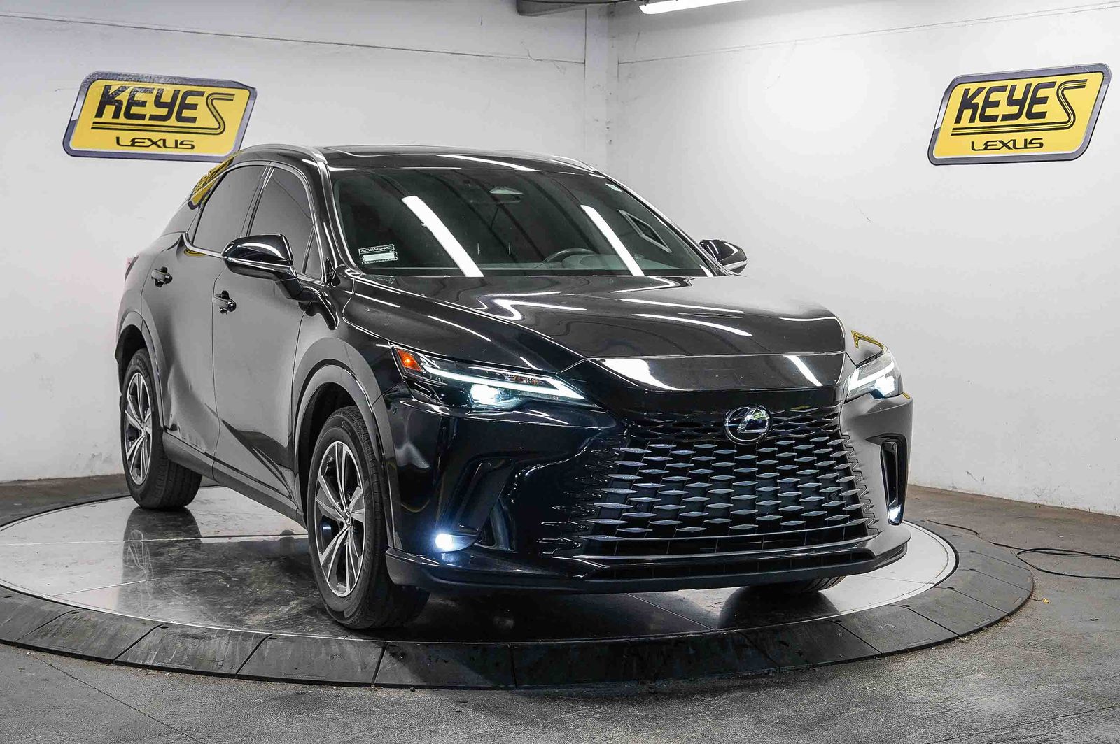 Thumbnail: 2025 Lexus RX - 4