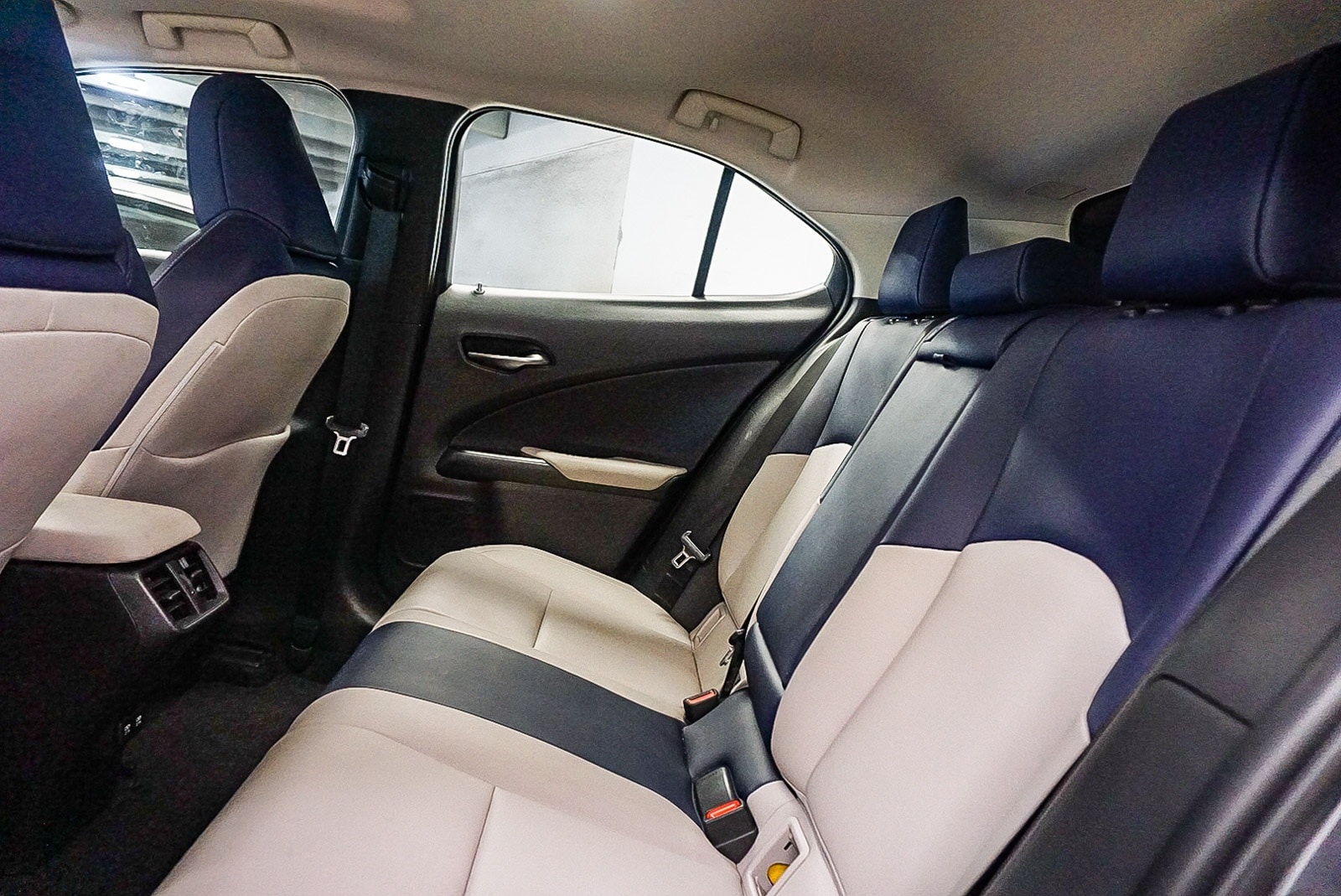Thumbnail: 2020 Lexus UX - 20