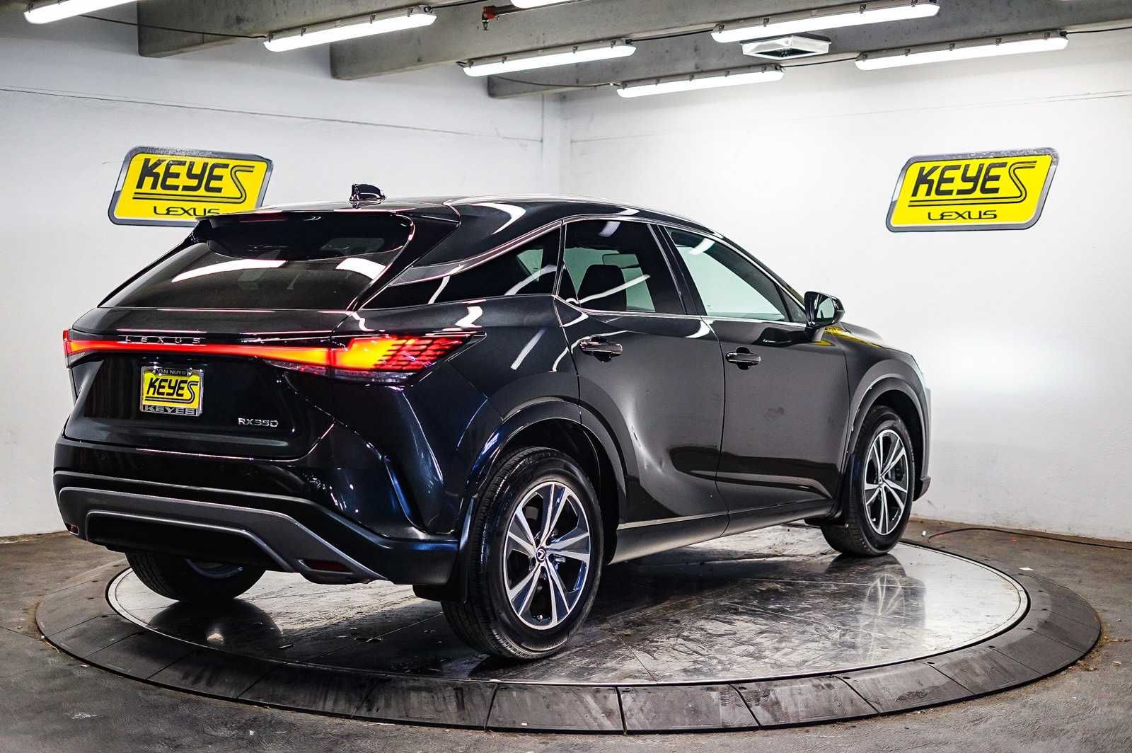 Thumbnail: 2024 Lexus RX - 3