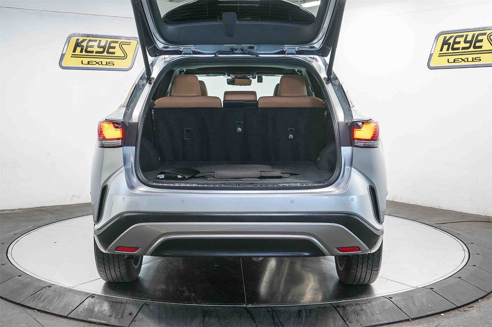 Thumbnail: 2023 Lexus RX - 27