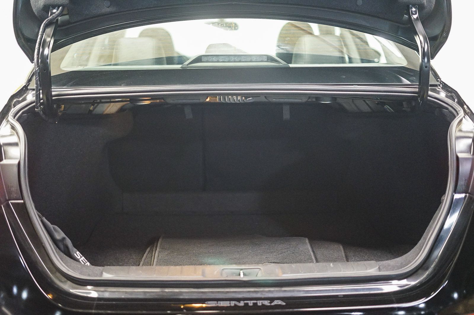 Thumbnail: 2023 Nissan Sentra - 28