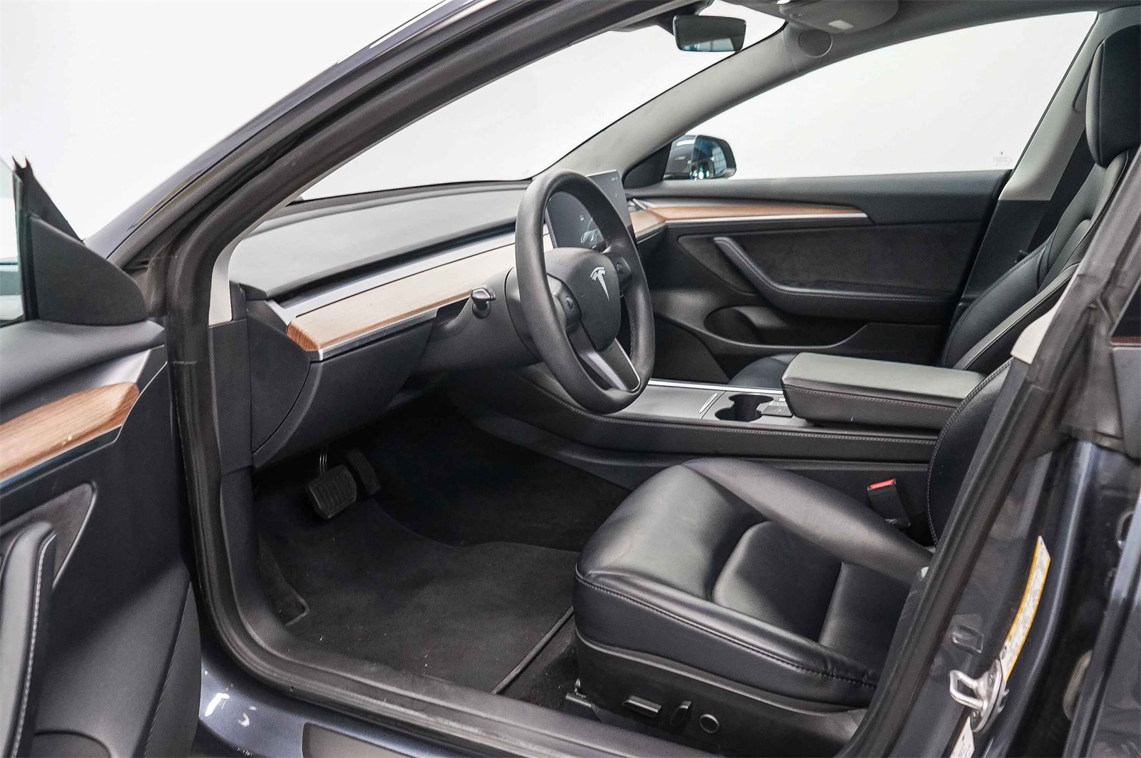 Thumbnail: 2023 Tesla Model 3 - 17