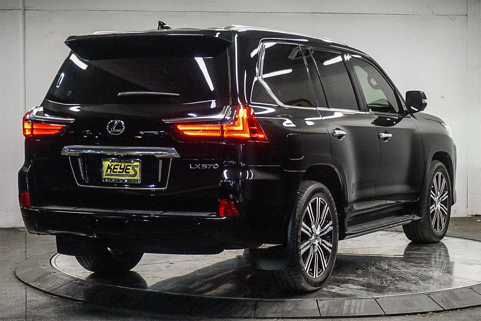 Thumbnail: 2021 Lexus LX - 4