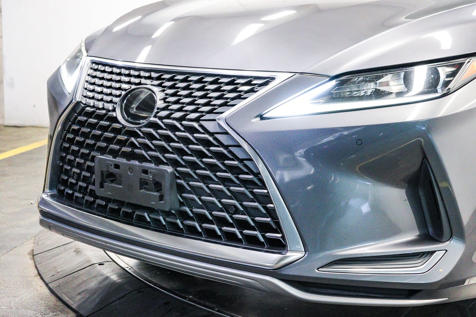 Thumbnail: 2020 Lexus RX - 7