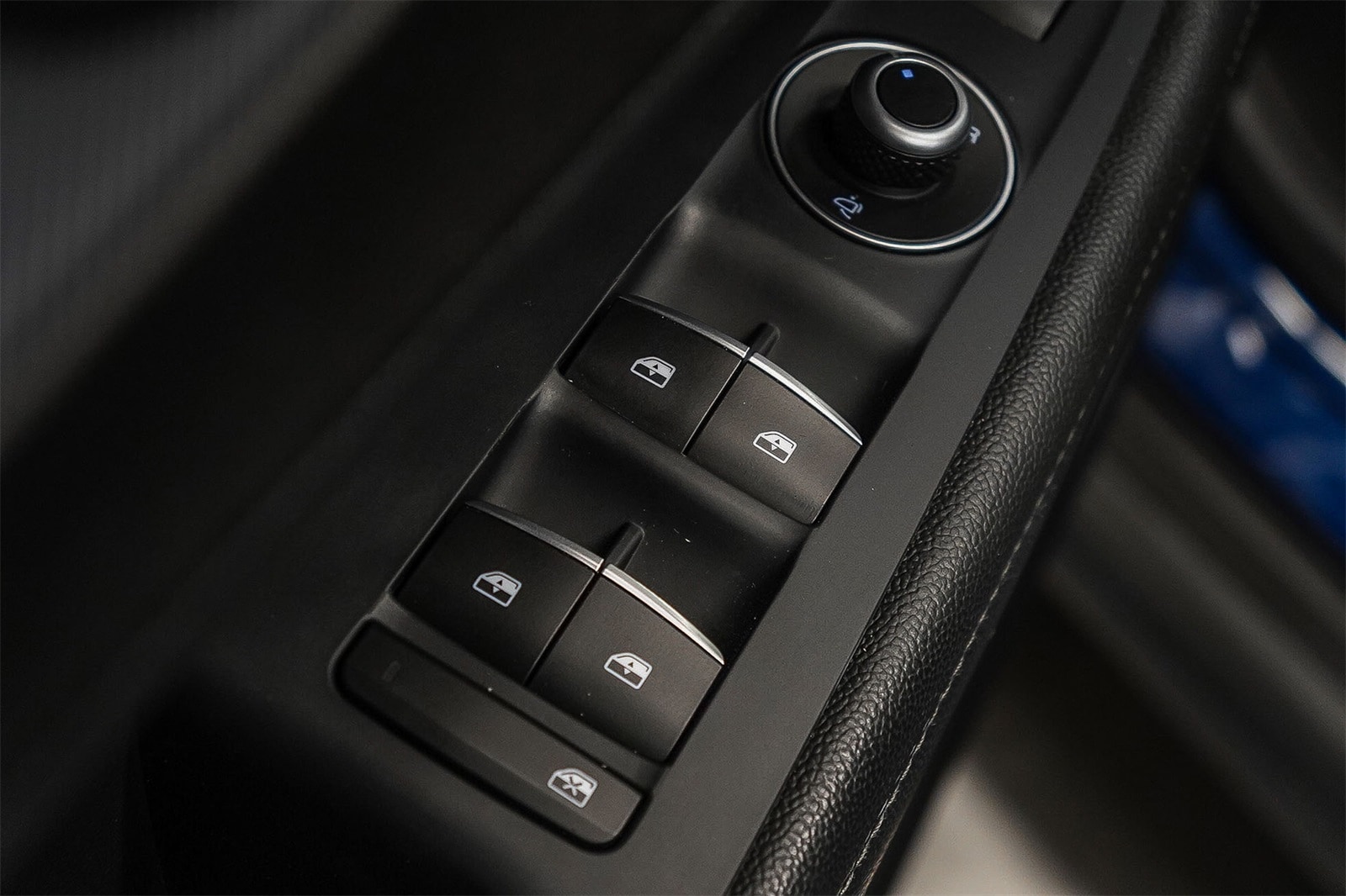 Thumbnail: 2018 Alfa Romeo Stelvio - 22