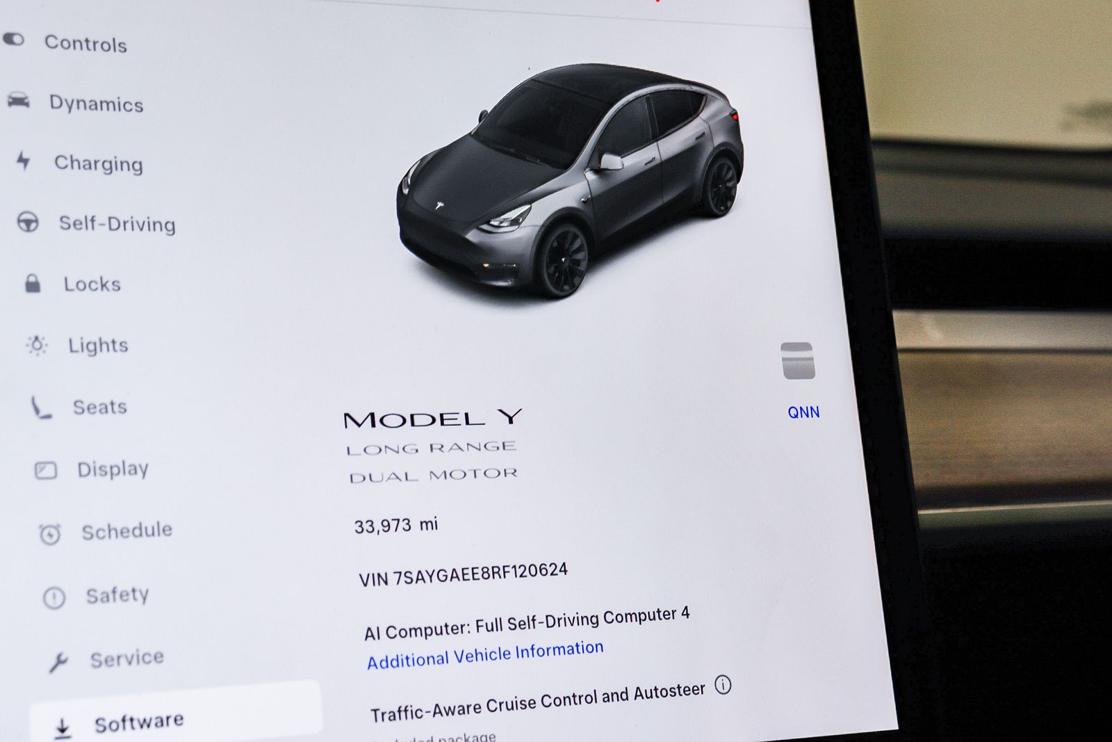 2024 Tesla Model Y Long Range - Photo 20