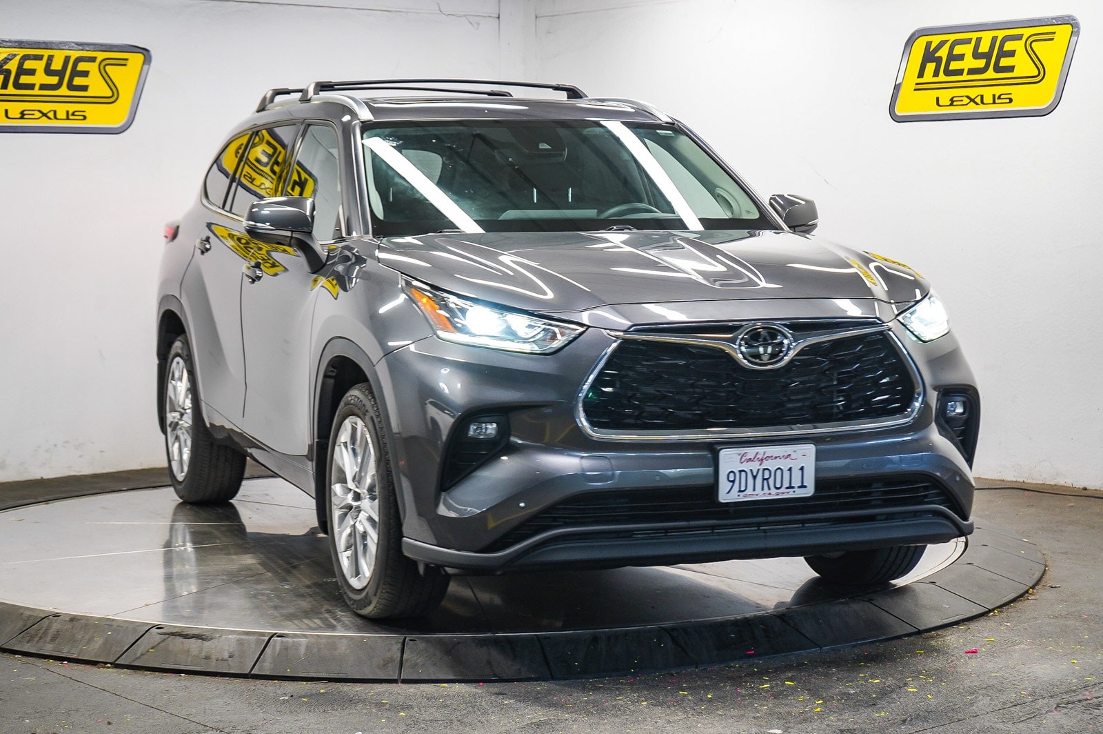 Thumbnail: 2023 Toyota Highlander - 5