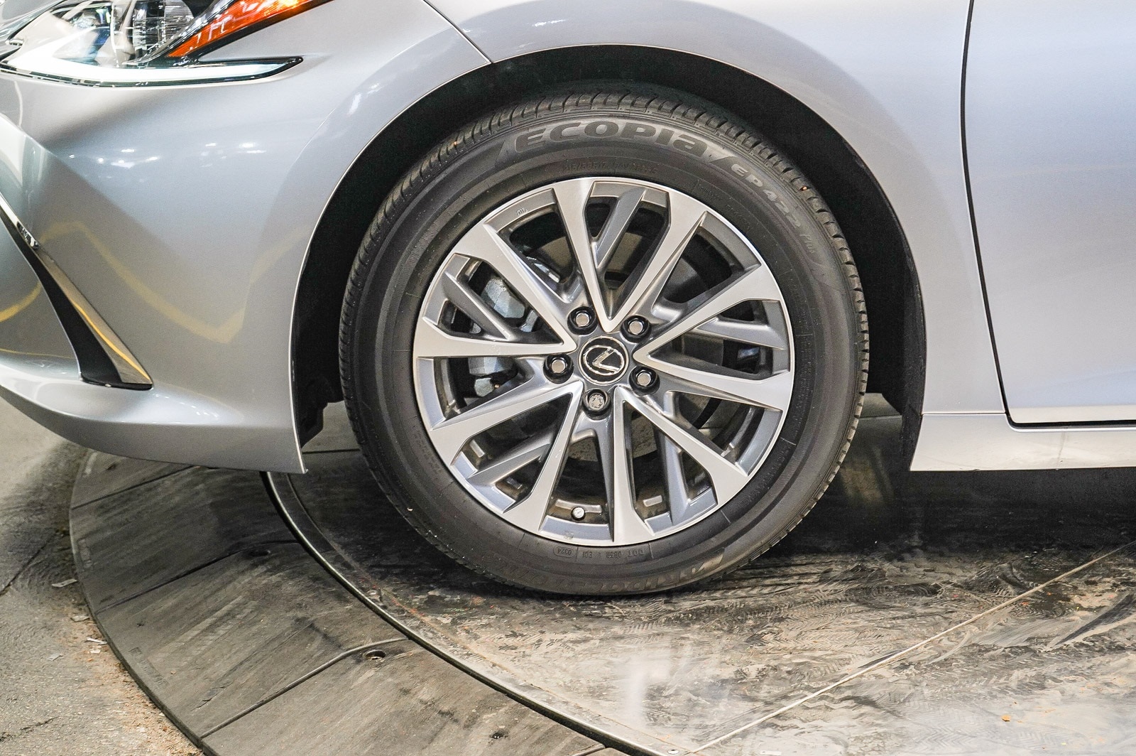 Thumbnail: 2025 Lexus ES - 8