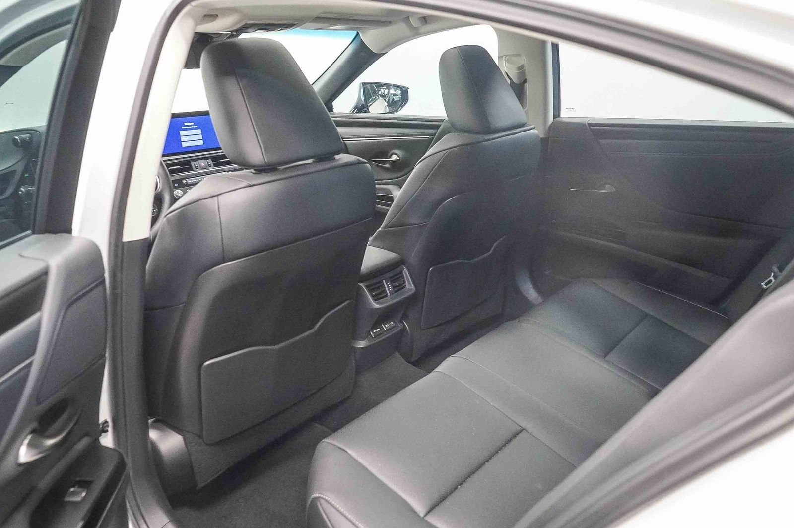 Thumbnail: 2025 Lexus ES - 19