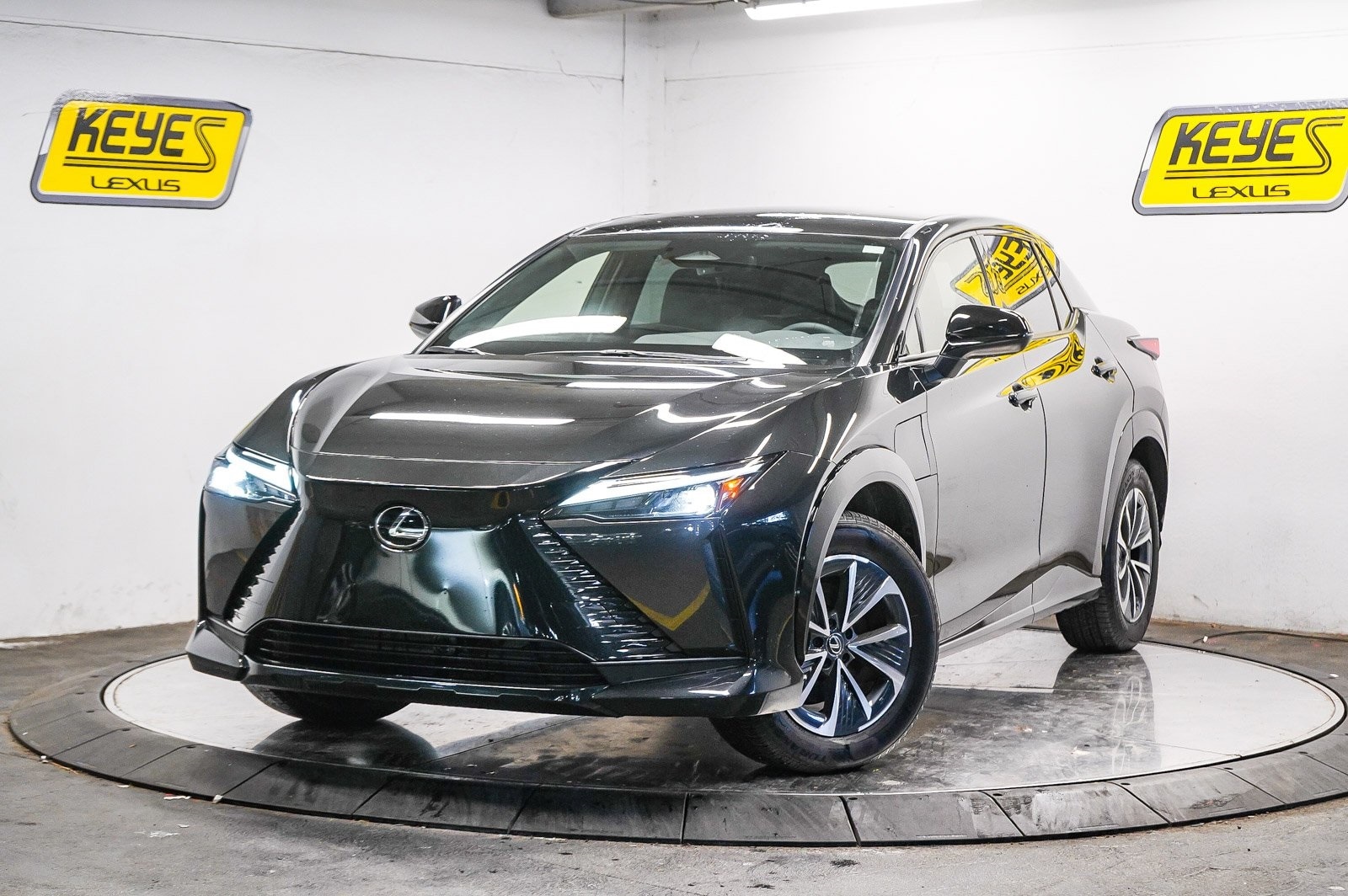 2025 Lexus RZ 450e -
                  Van Nuys, CA
