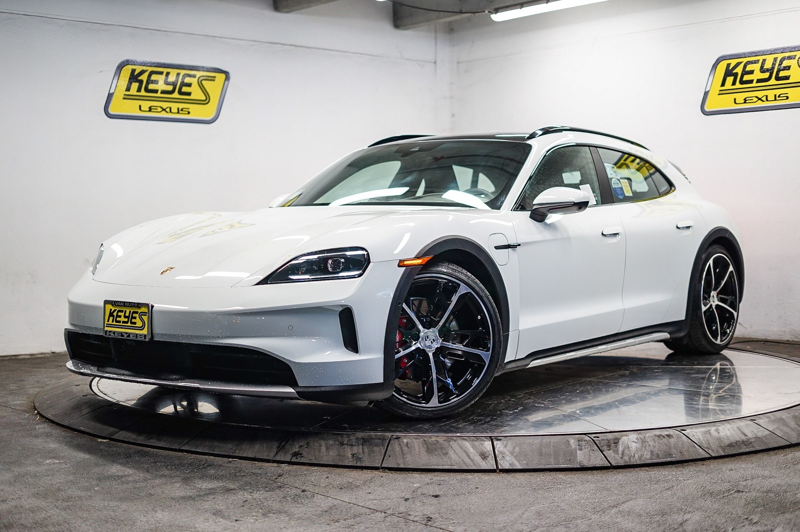 Thumbnail: 2025 Porsche Taycan - 1