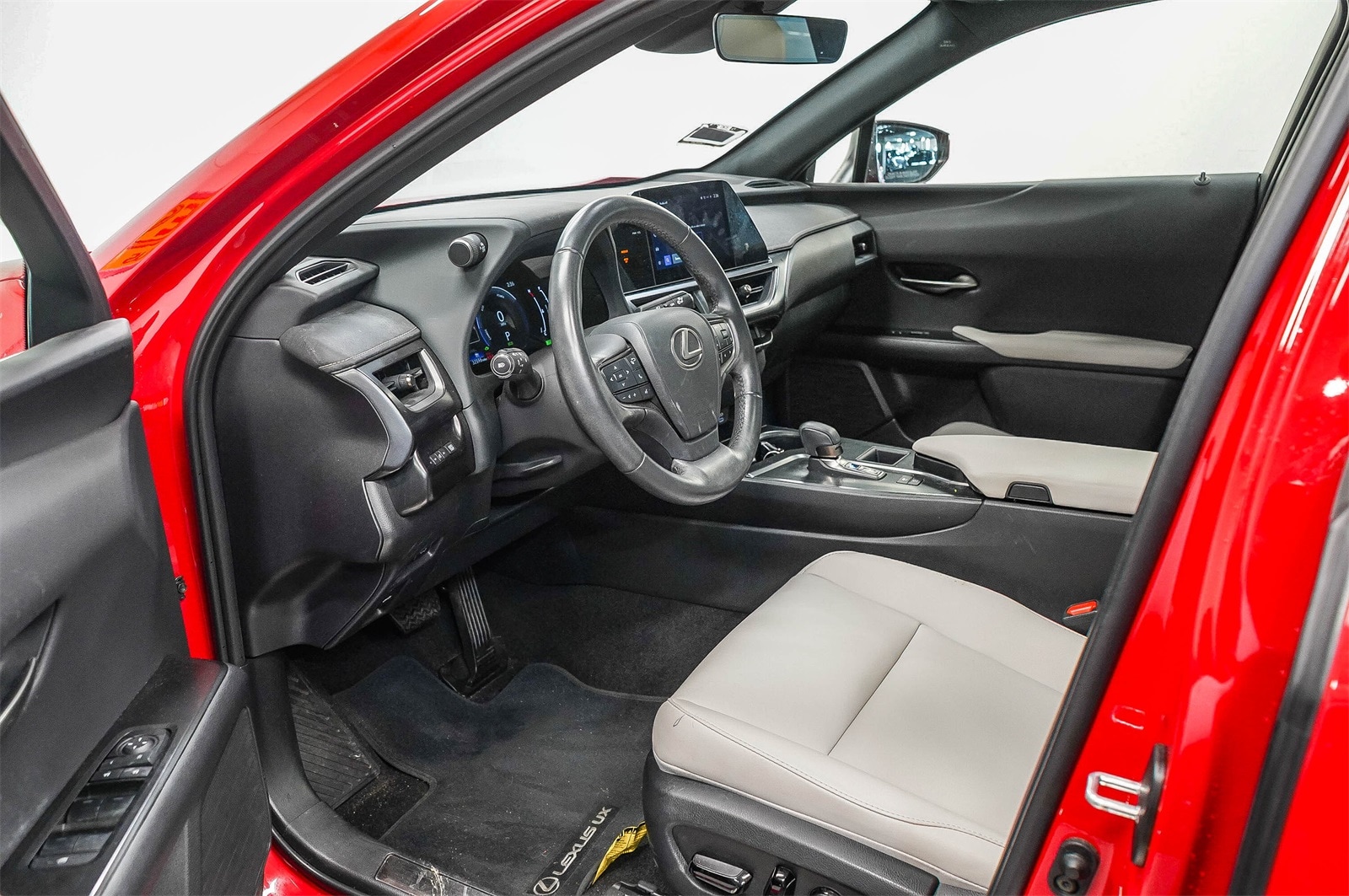 Thumbnail: 2025 Lexus UX - 18