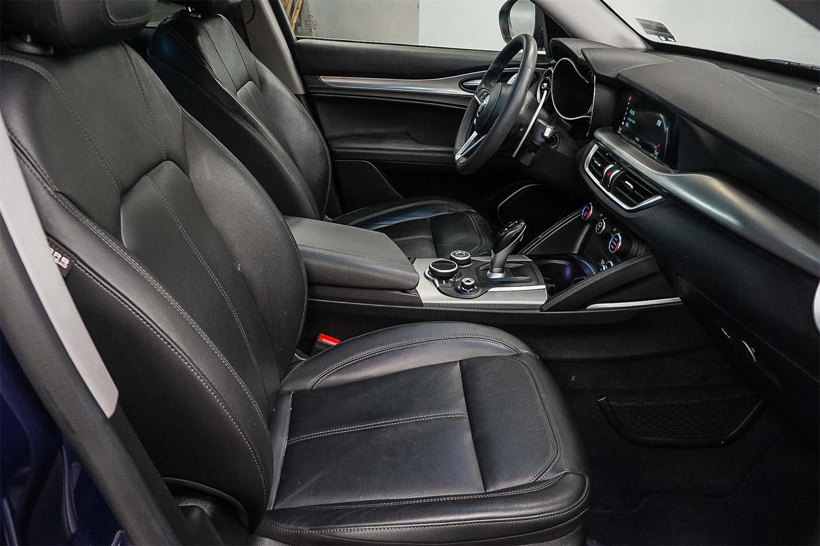 Thumbnail: 2018 Alfa Romeo Stelvio - 18