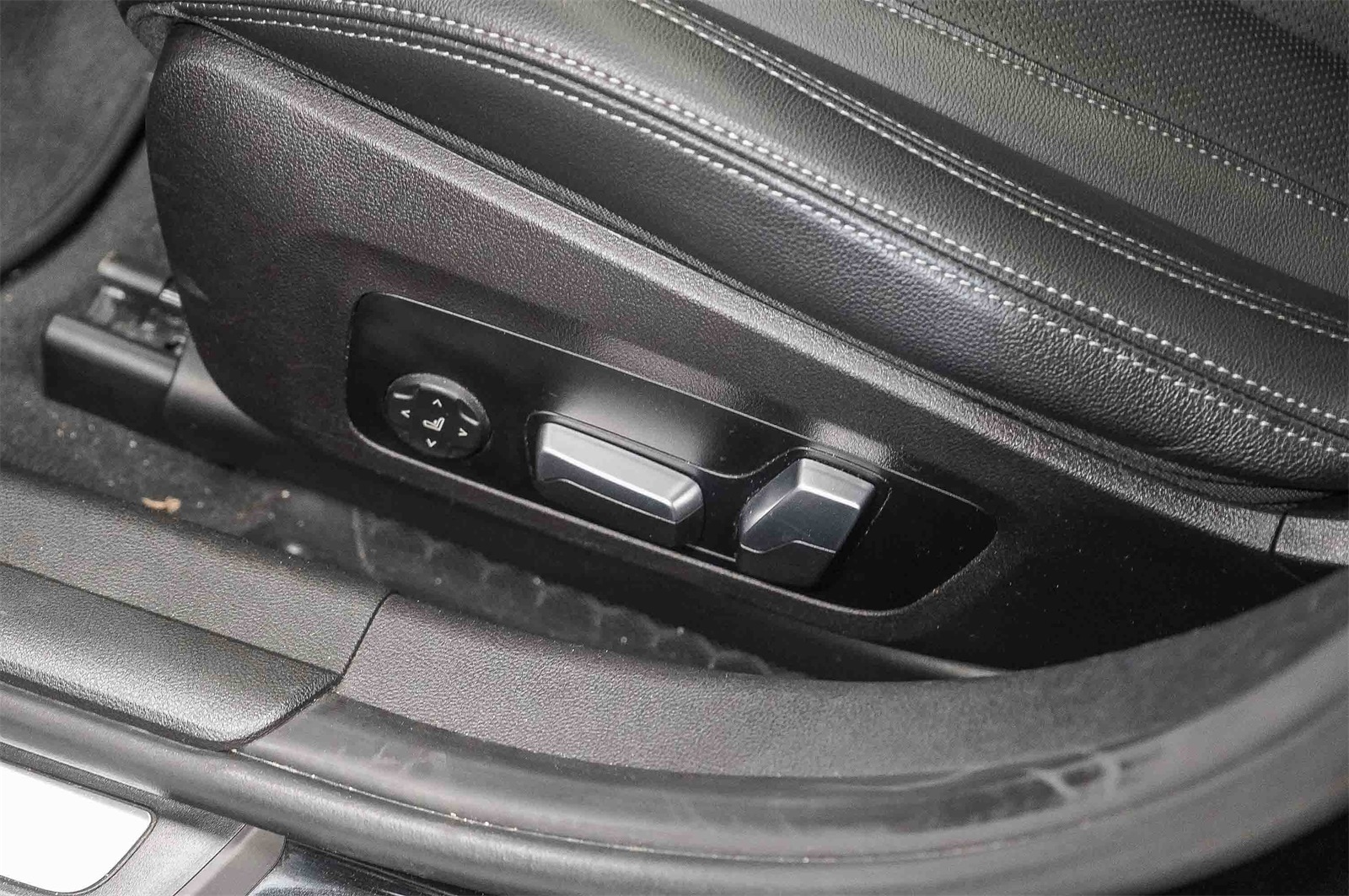 Thumbnail: 2023 BMW 3 Series - 22