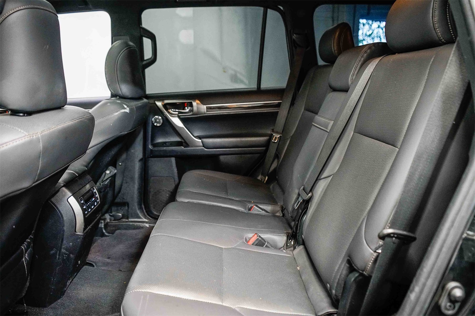 Thumbnail: 2023 Lexus GX - 18