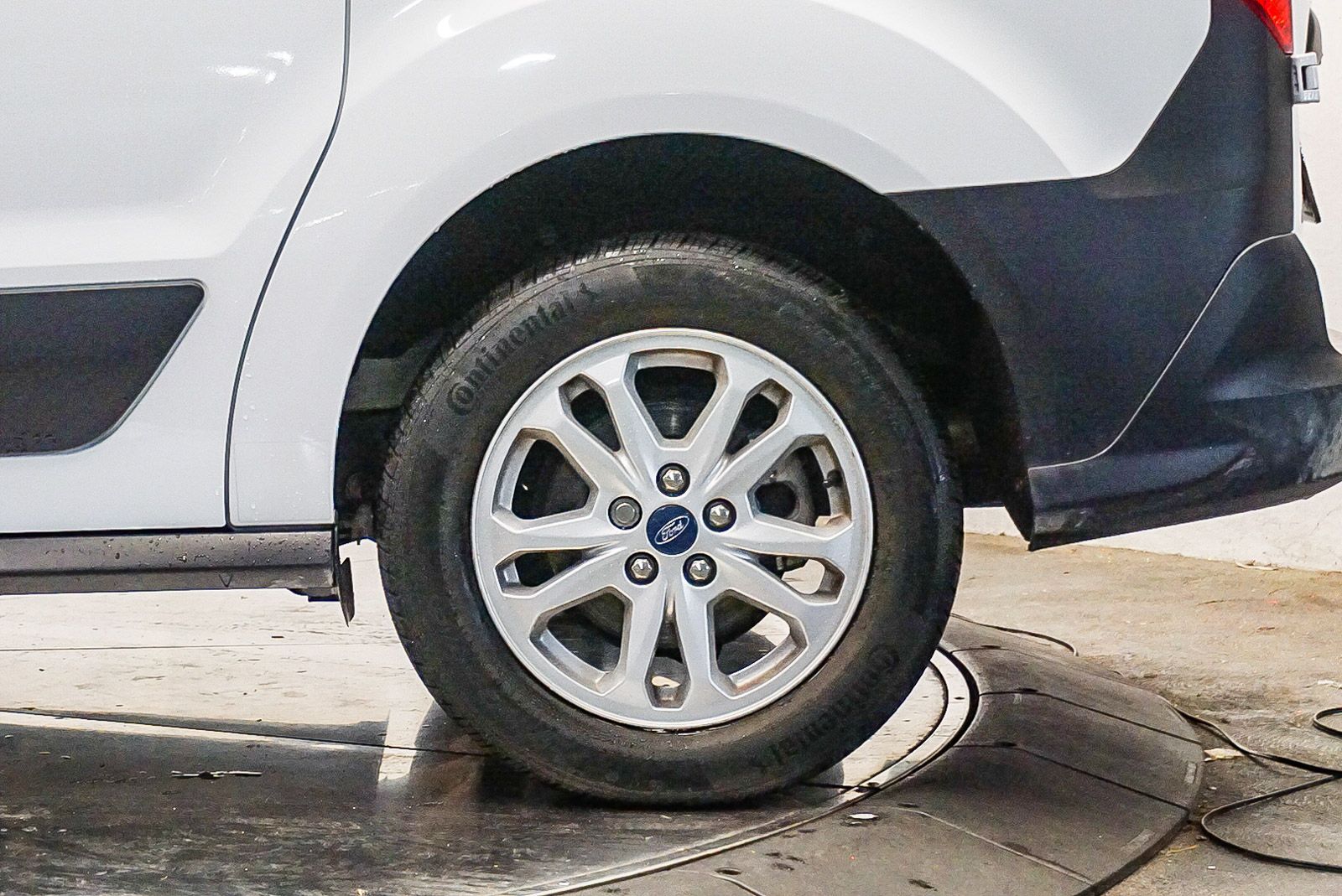 Thumbnail: 2022 Ford Transit Series - 10