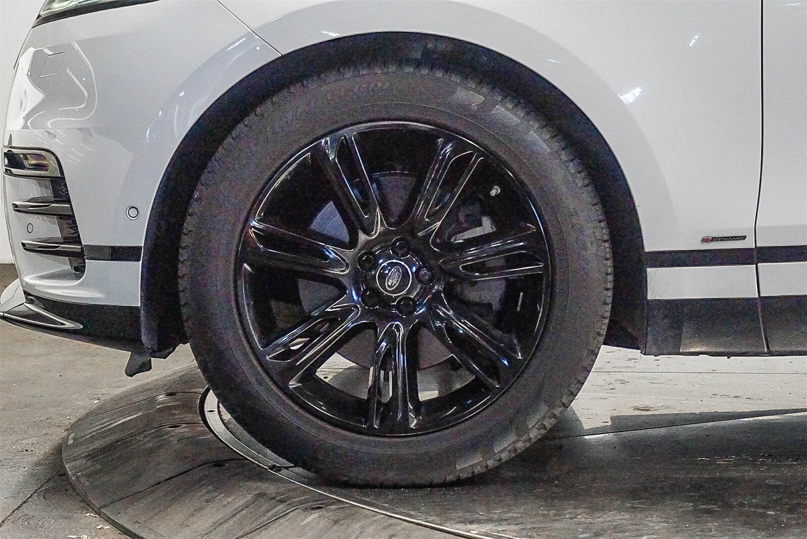 Thumbnail: 2019 Land Rover Range Rover Velar - 9