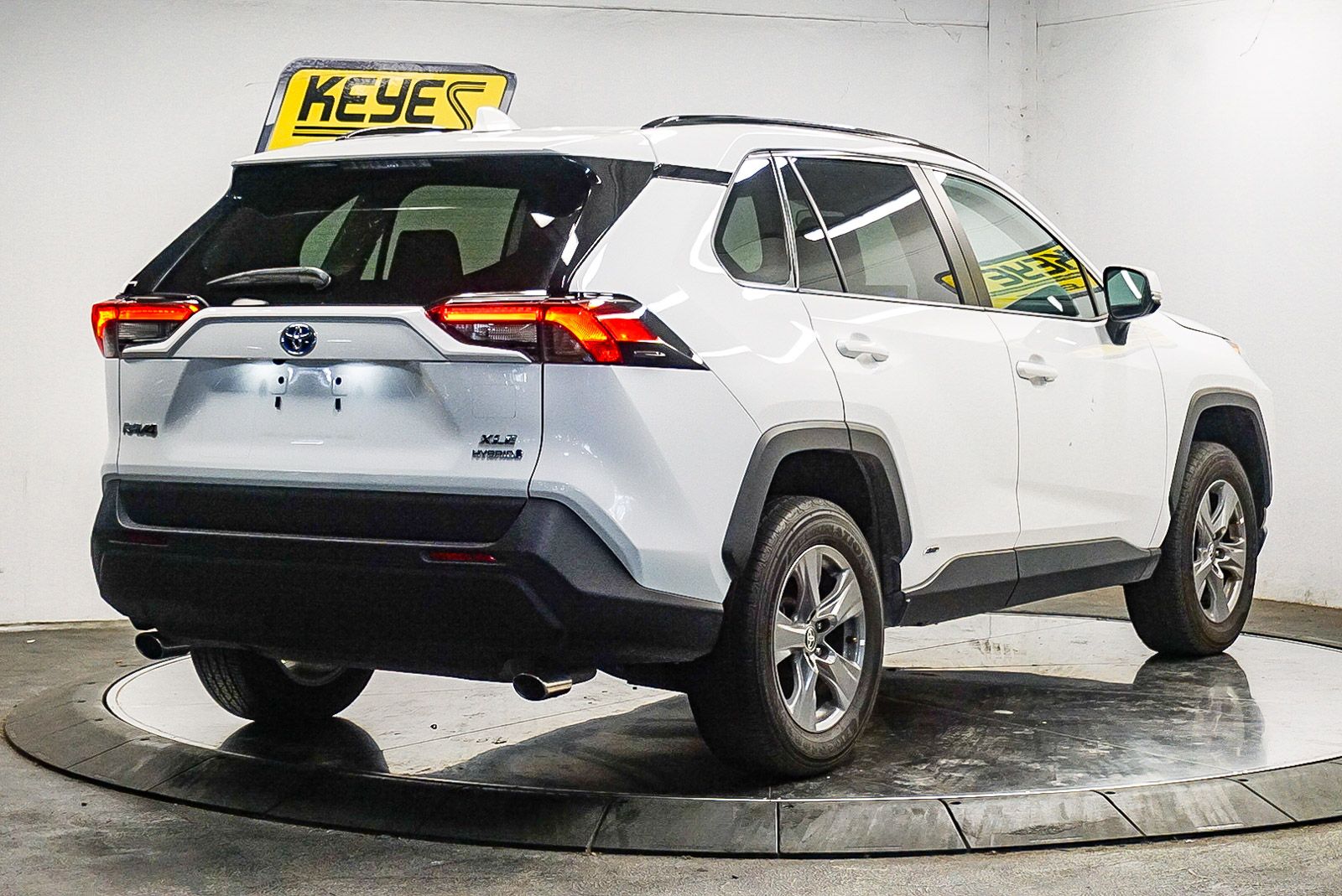Thumbnail: 2024 Toyota RAV4 - 4