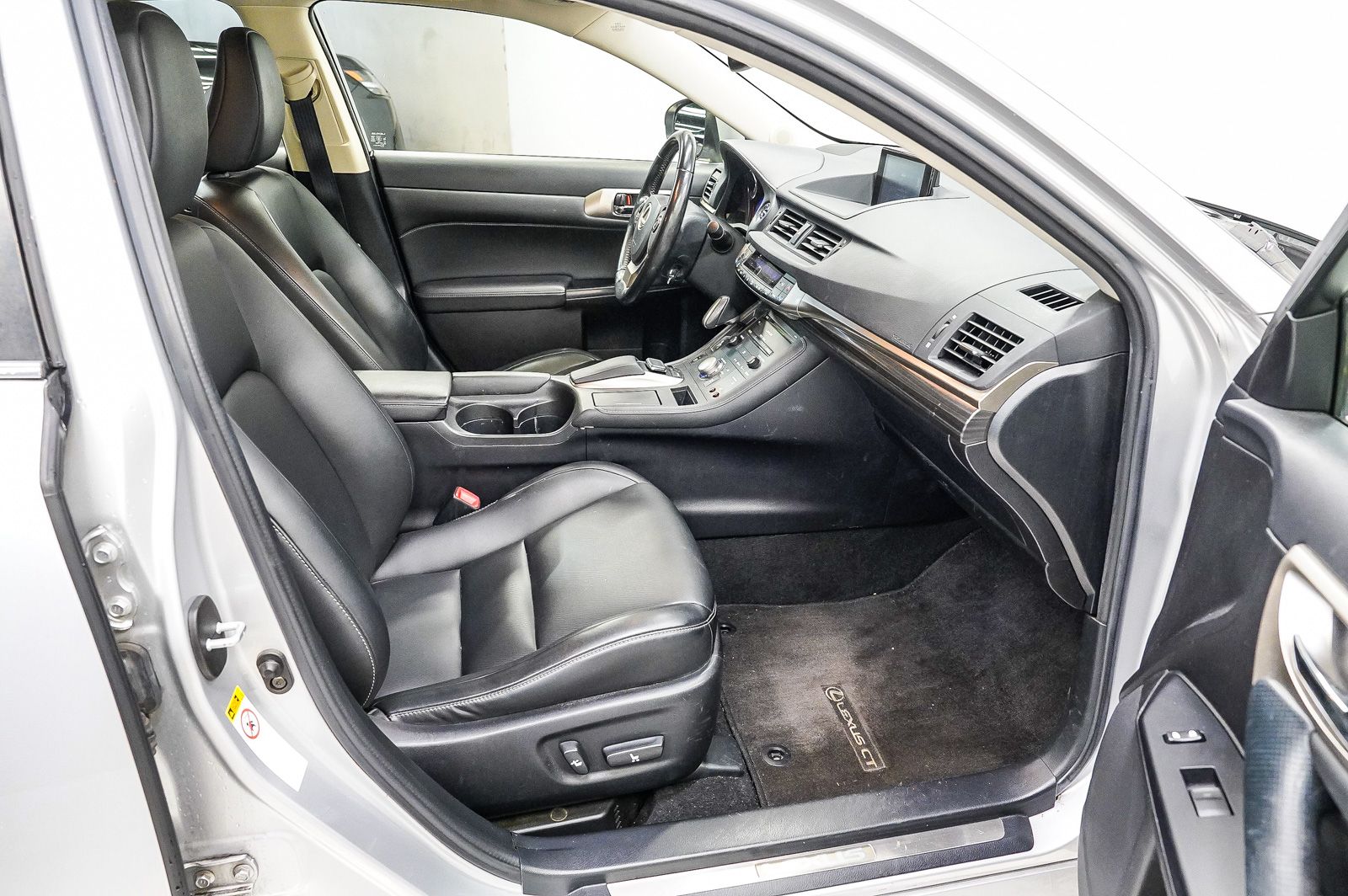 Thumbnail: 2015 Lexus CT - 16