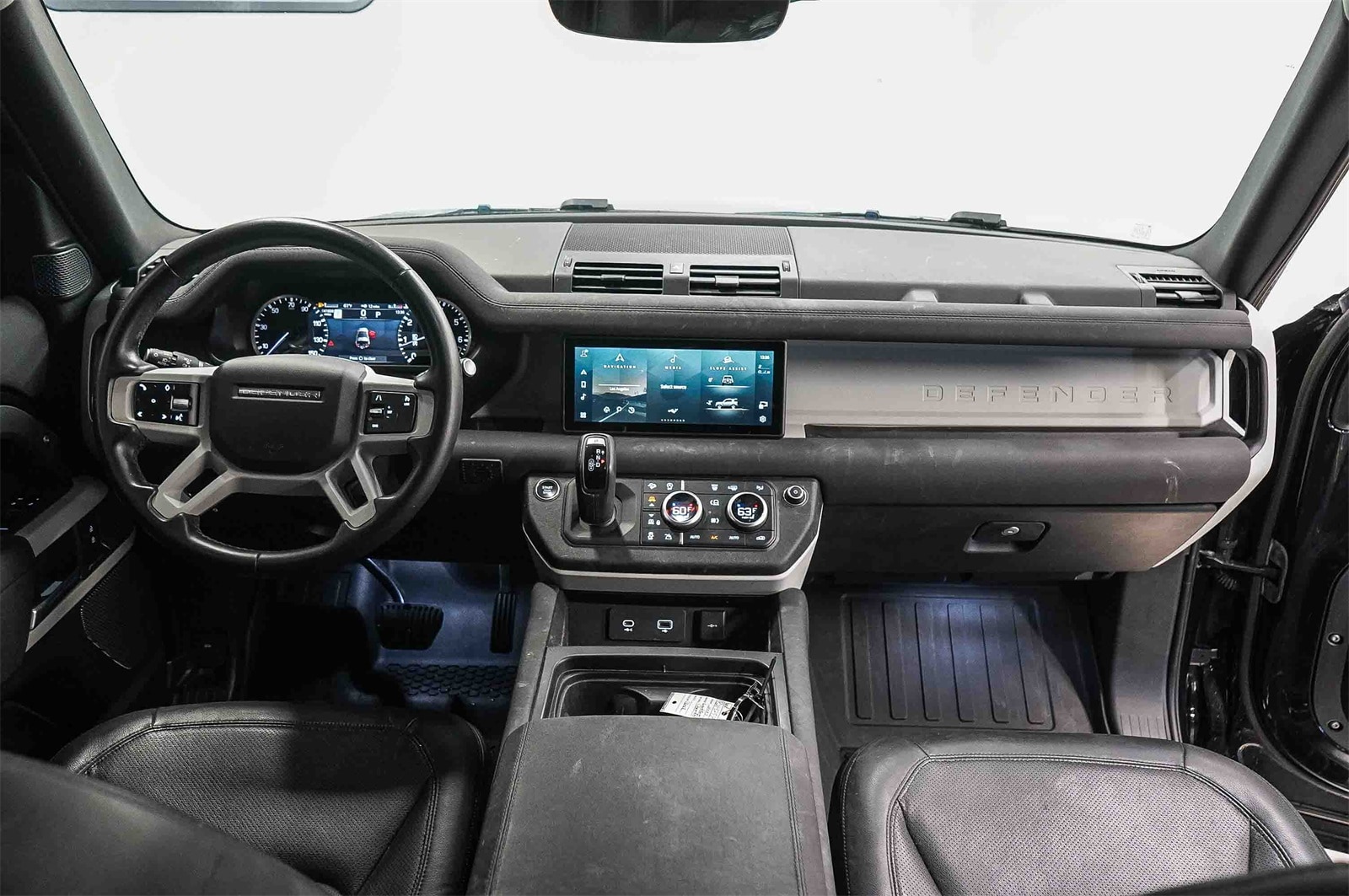 Thumbnail: 2023 Land Rover Defender - 11