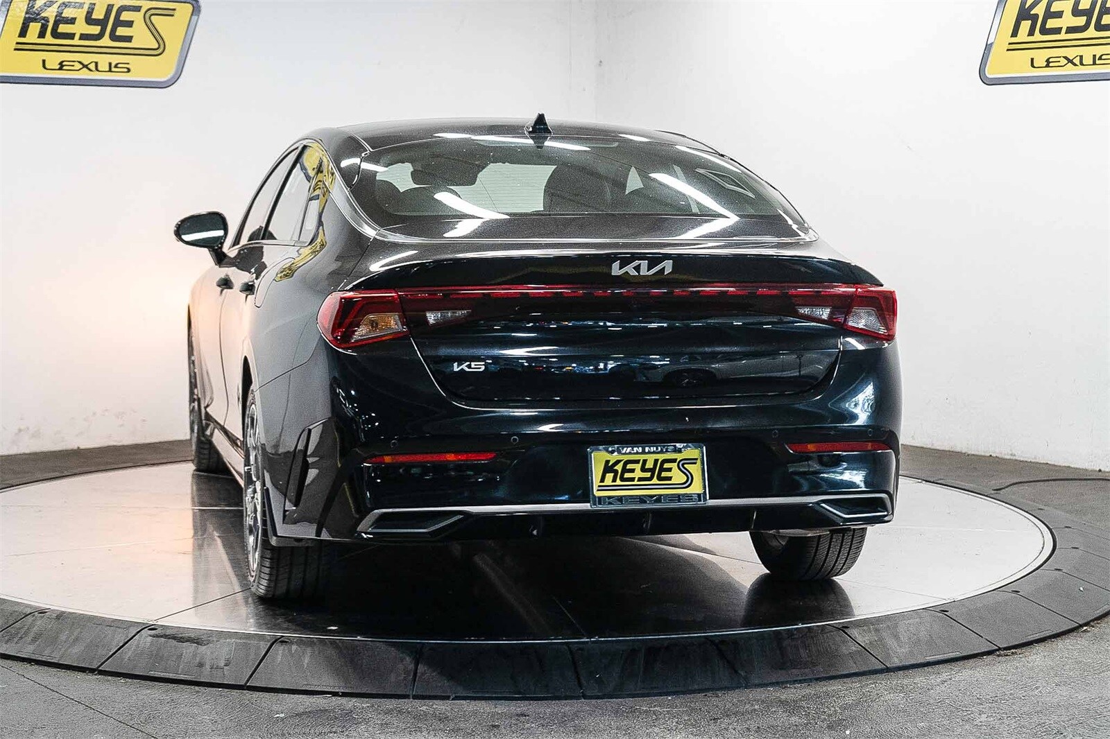 2024 Kia K5 EX photo 2