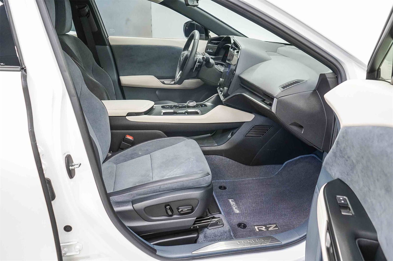 Thumbnail: 2023 Lexus RZ - 16
