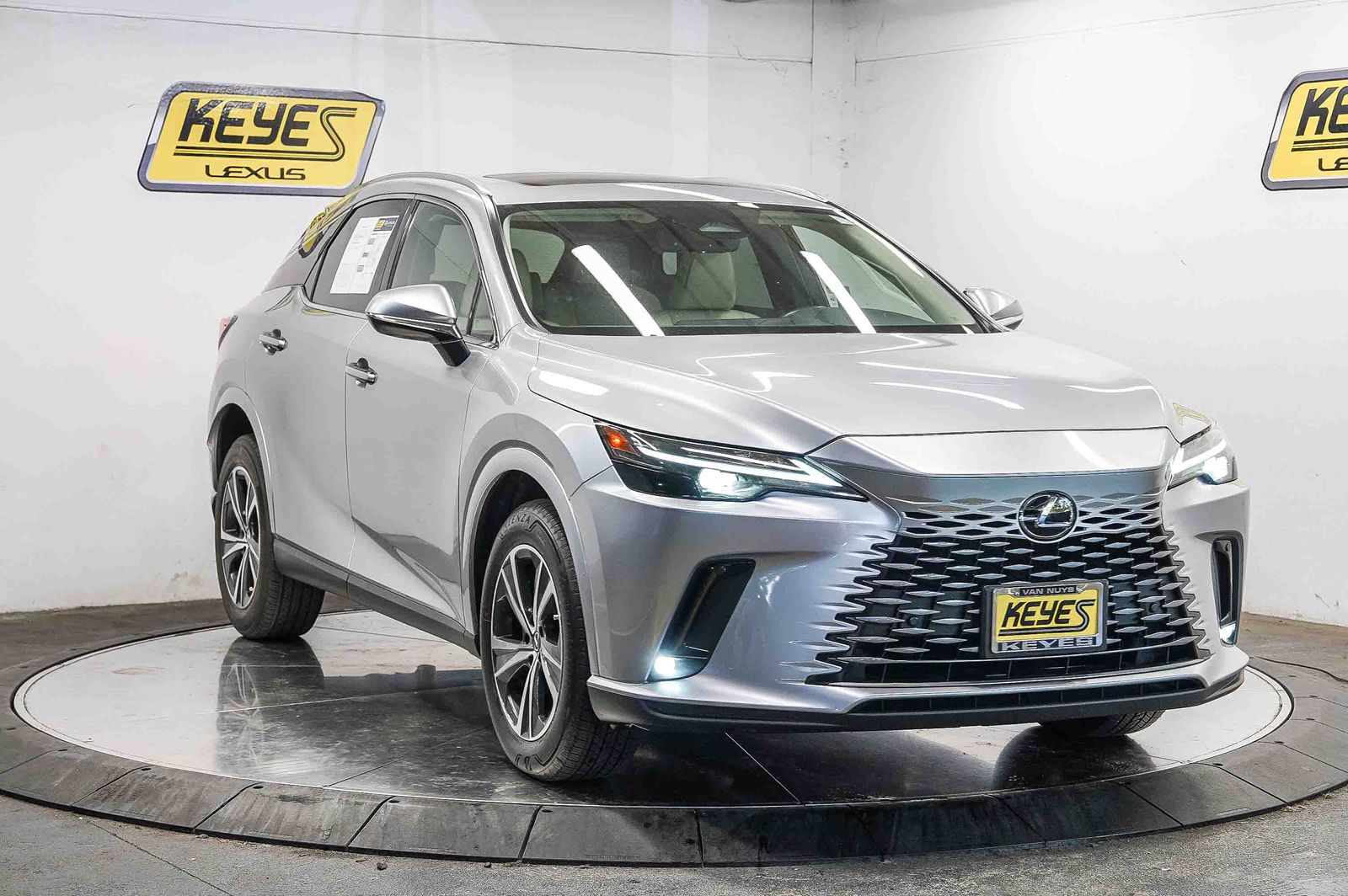 Thumbnail: 2024 Lexus ES - 4