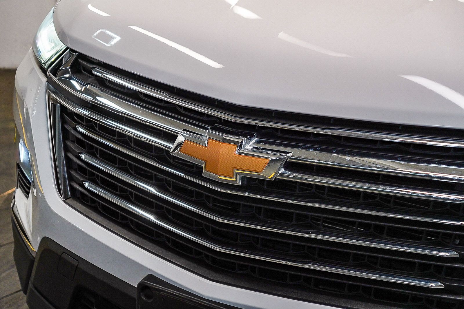 Thumbnail: 2023 Chevrolet Traverse - 8