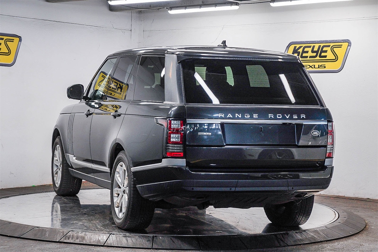 Thumbnail: 2016 Land Rover Range Rover - 2