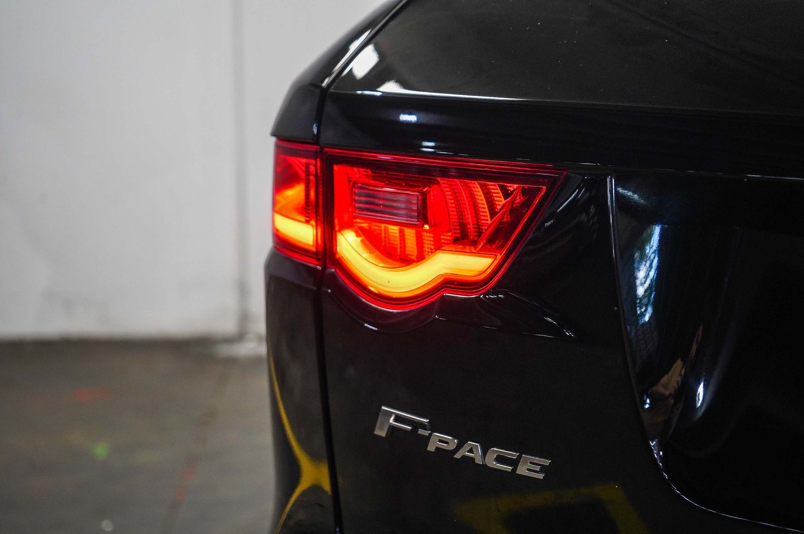 Thumbnail: 2017 Jaguar F-Pace - 11