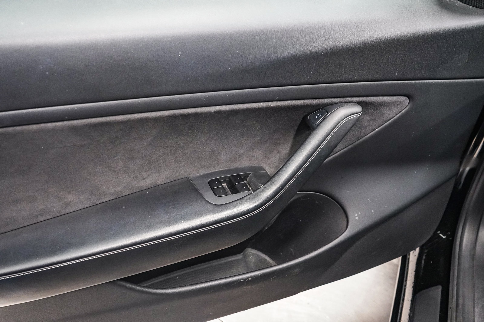 Thumbnail: 2021 Tesla Model 3 - 21