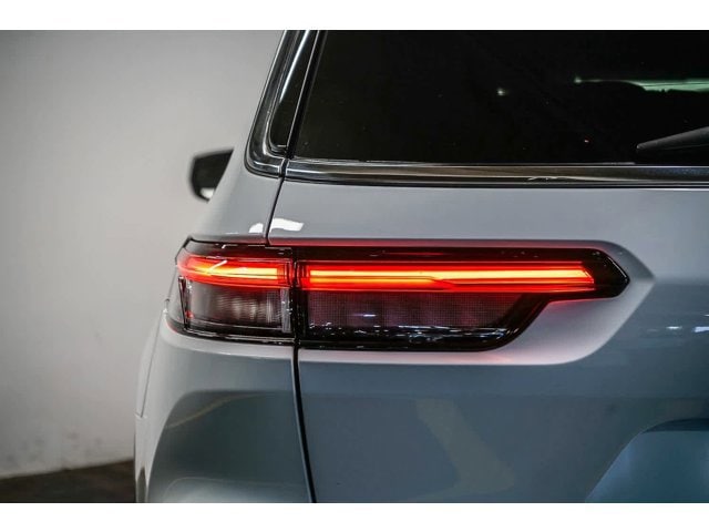 Thumbnail: 2021 Jeep Grand Cherokee L - 8