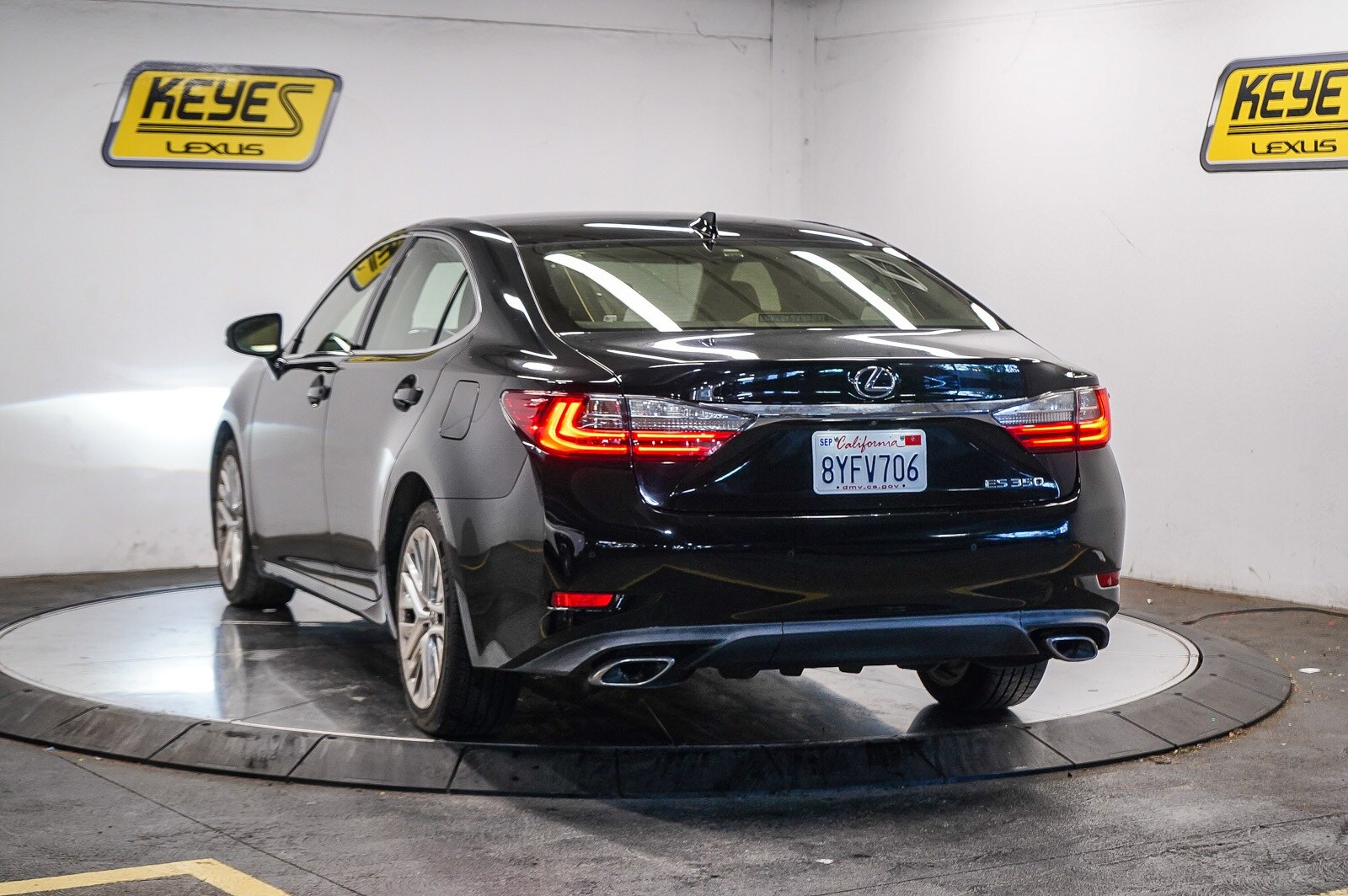 2016 Lexus ES 350 photo 2