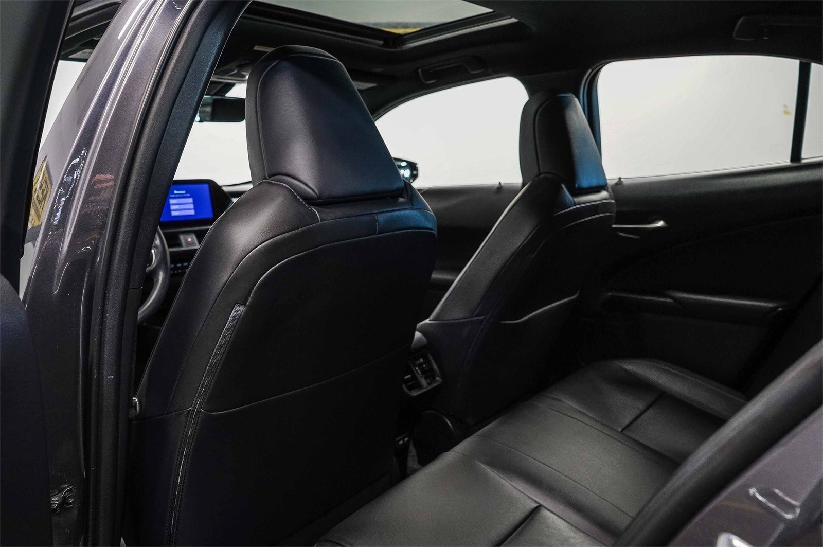 Thumbnail: 2024 Lexus UX - 18