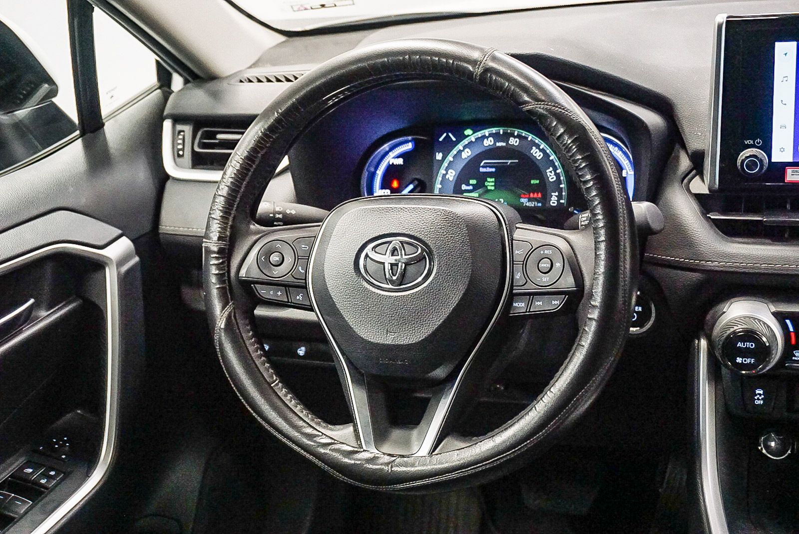 Thumbnail: 2024 Toyota RAV4 - 17