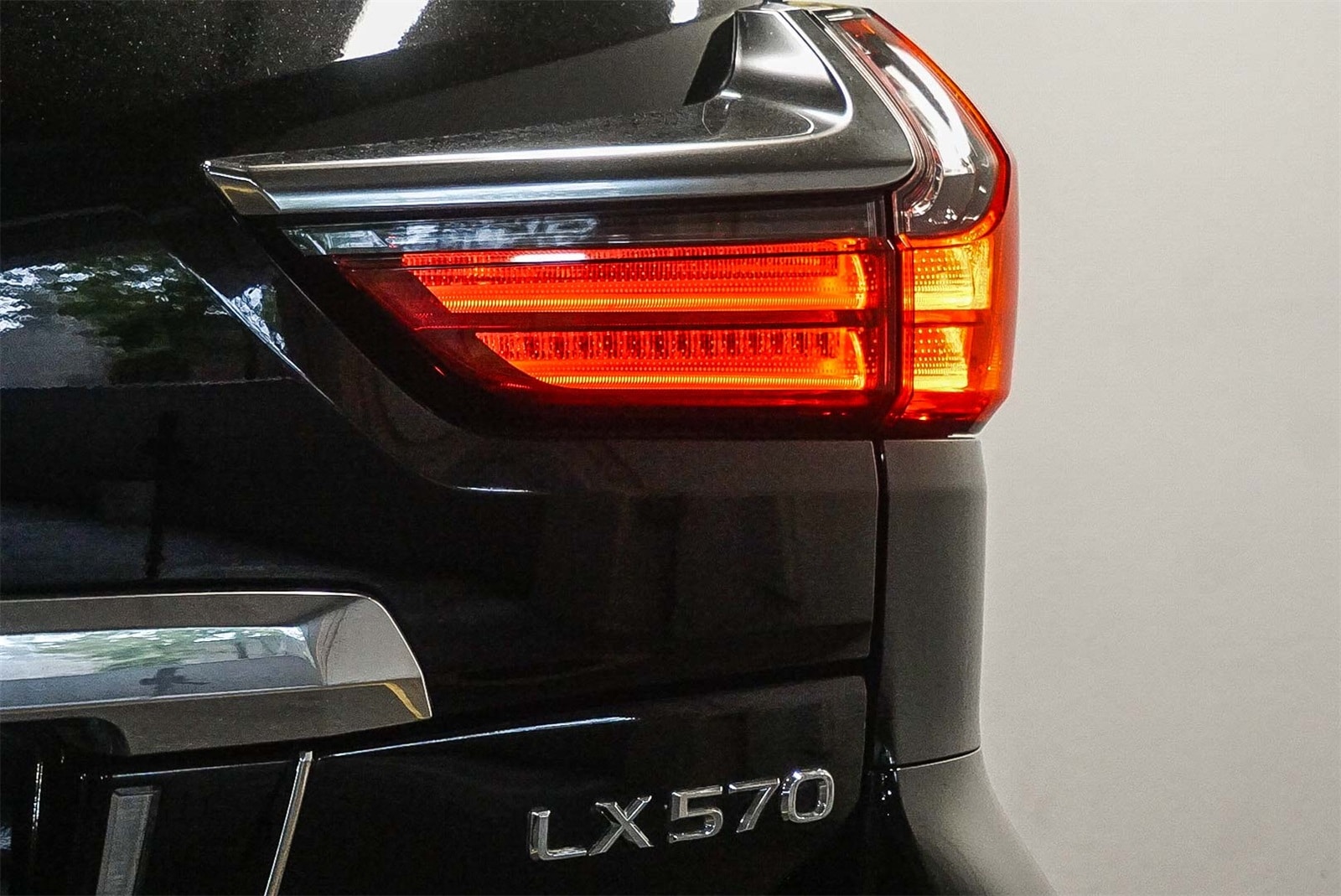 Thumbnail: 2021 Lexus LX - 11