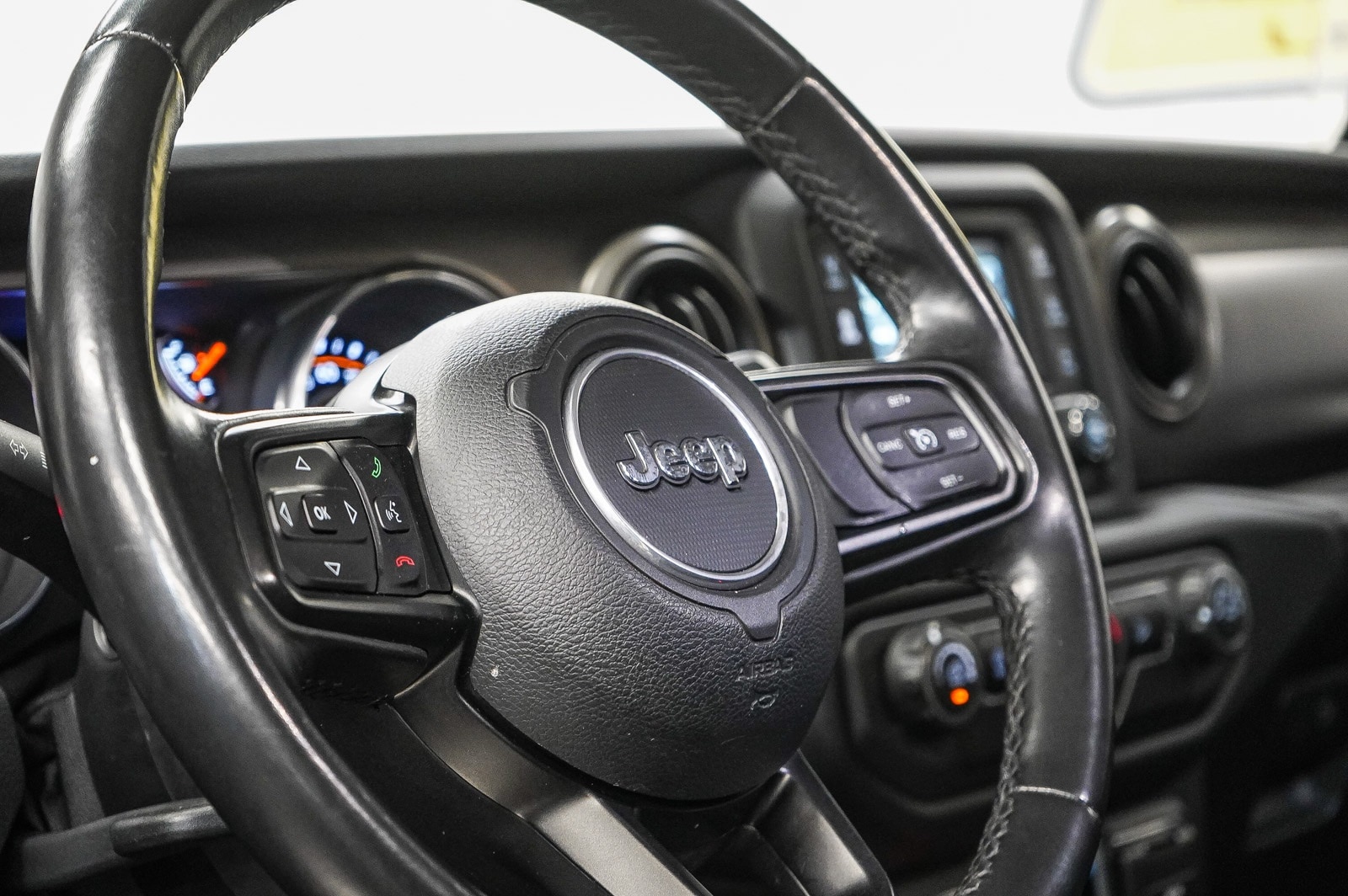 Thumbnail: 2019 Jeep Wrangler - 20