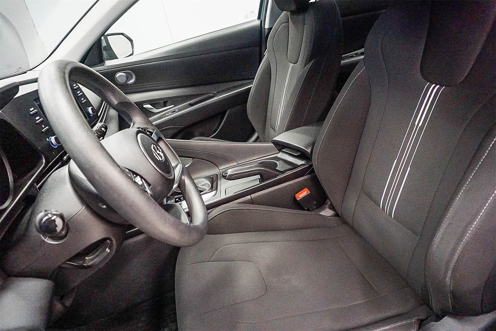 Thumbnail: 2023 Hyundai Elantra - 17