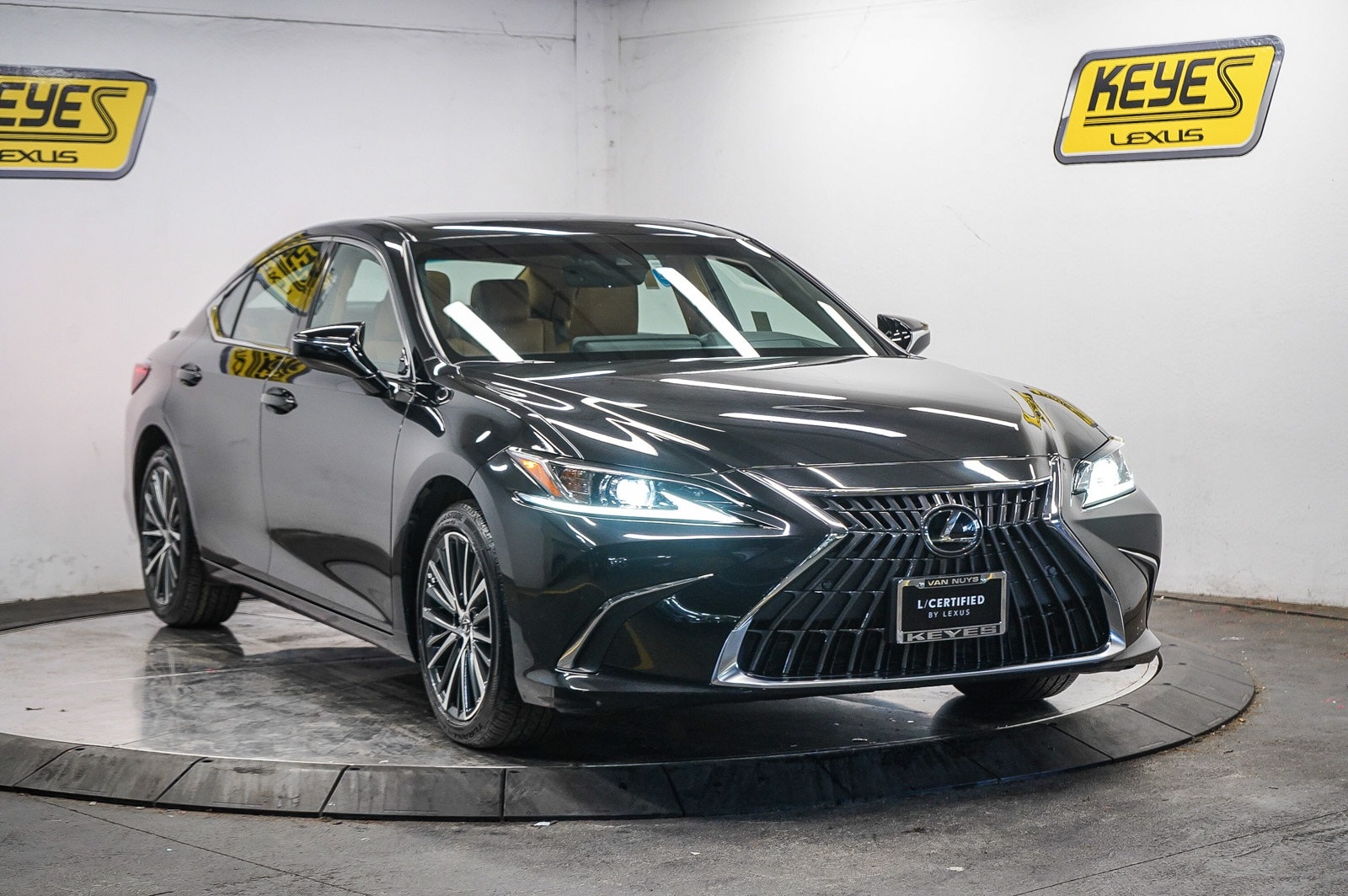 Thumbnail: 2025 Lexus ES - 5