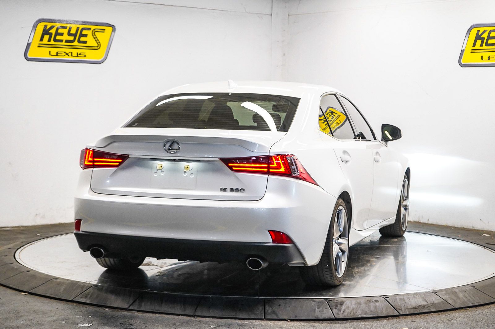 Thumbnail: 2016 Lexus IS - 4