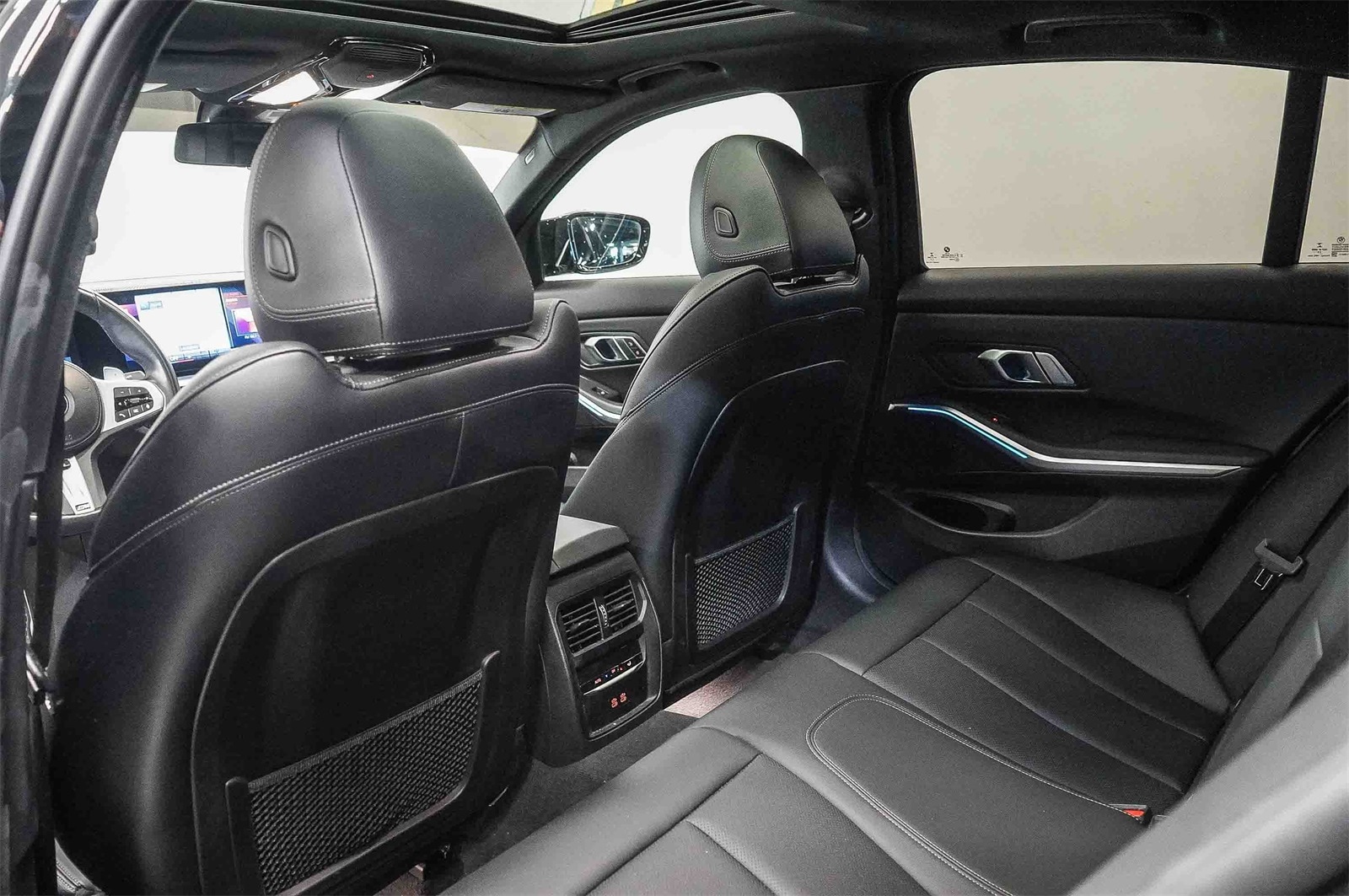 Thumbnail: 2023 BMW 3 Series - 18