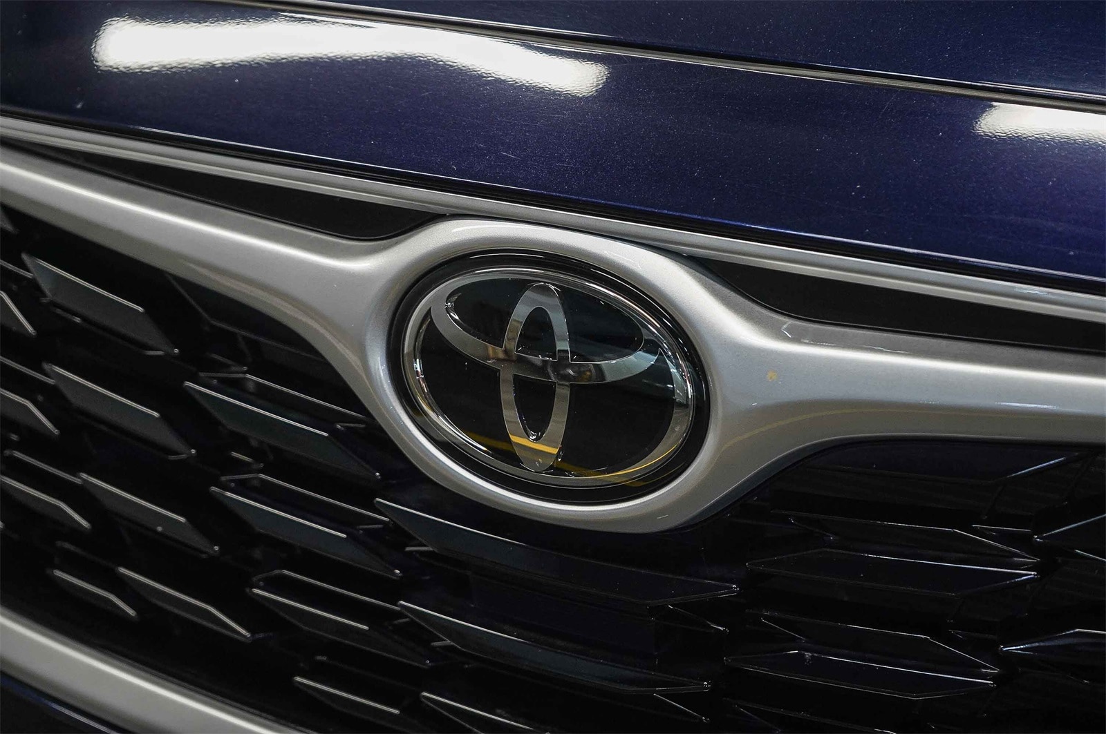 Thumbnail: 2022 Toyota Highlander - 8