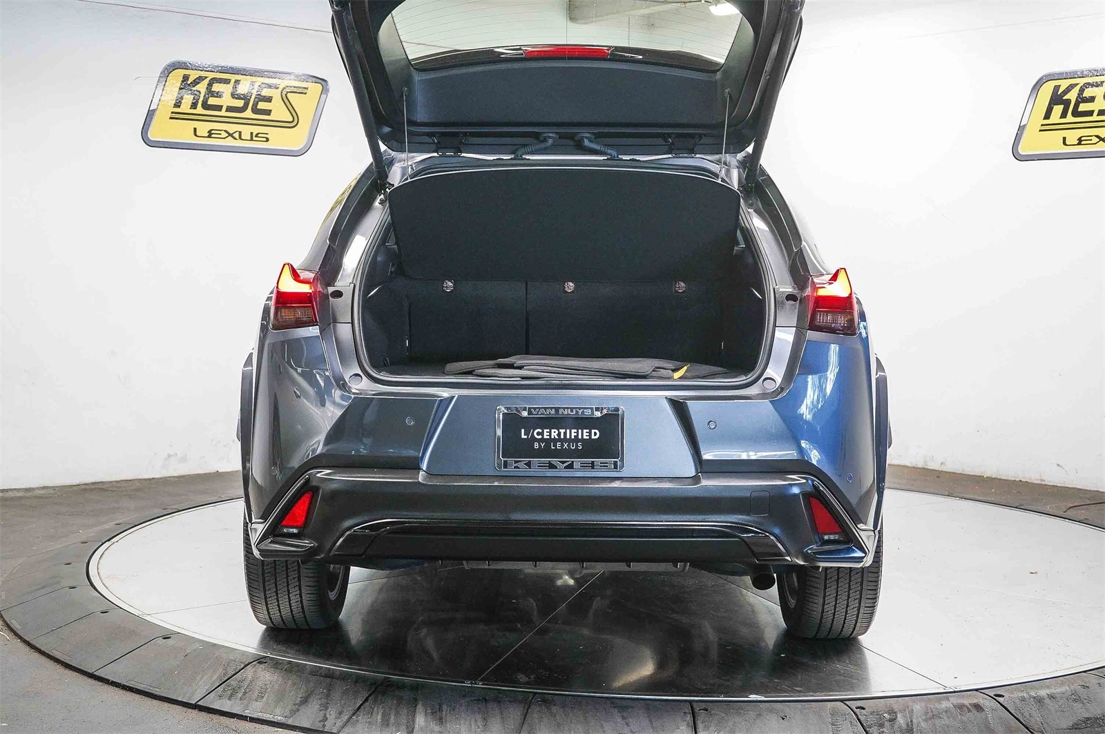 Thumbnail: 2024 Lexus UX - 26